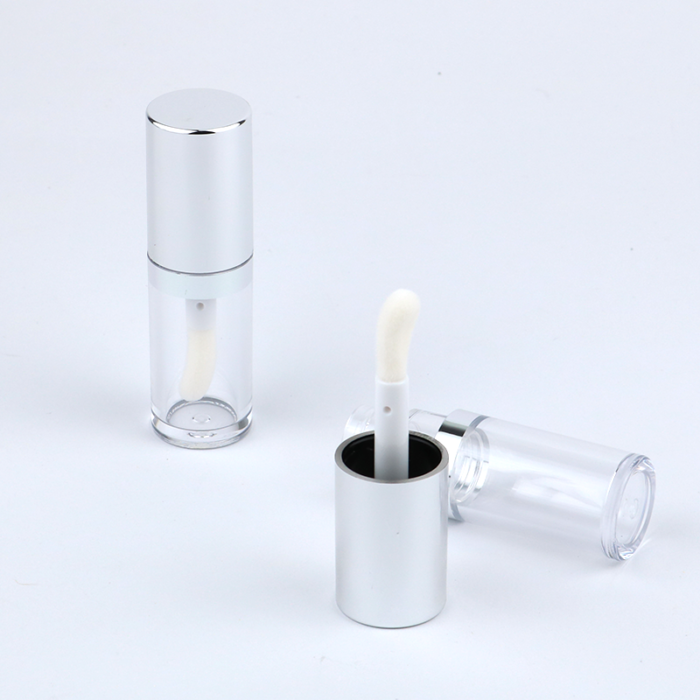 Custom Round Shape Lip Oil Packaging Silver Empty Container 8ml Big Brush Wand - LG570 - Image 4